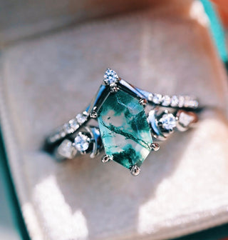Elara Hexagon Green Moss Agate & Crescent Moon Ring Set in Black Ruthenium
