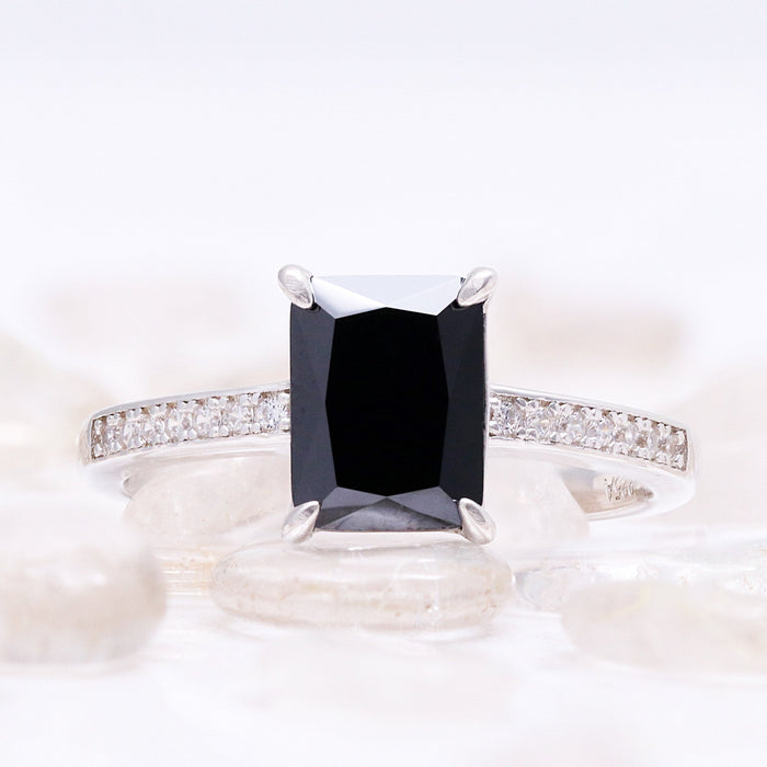 Black Diamond Meaning: Symbolism, the Curse Legend & Who Should Wear One