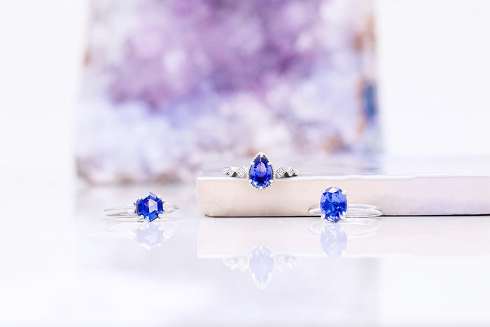 Signification de la tanzanite : symbolisme, histoire, vertus curatives et valeur