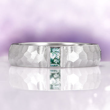 Skye Kite® Moss Agate Couples Ring Set with hammered matte finish and green moss agate gemstone, crafted by Aquamarise, a unique and meaningful matching couples ring.