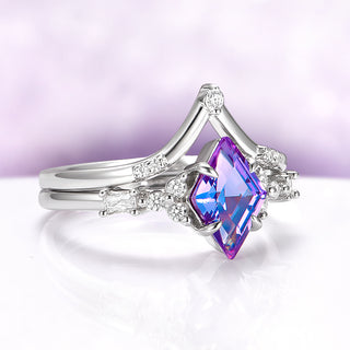 Kite cut alexandrite ring set by Aquamarise