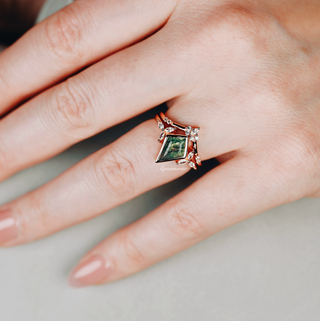 Kite Green Moss Agate Bezel Engagement Ring Set in 14K Solid Rose Gold