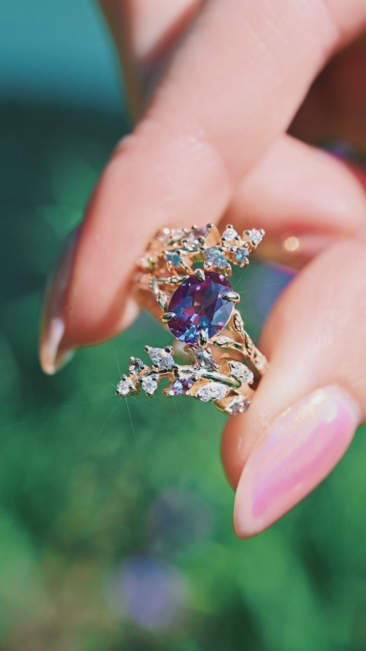 Alexandrite Leaf Engagement Ring Set in 14K Solid Yellow Gold