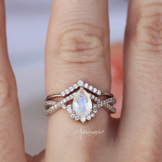 Alice Moonstone Engagement Ring Set in 14K White Gold