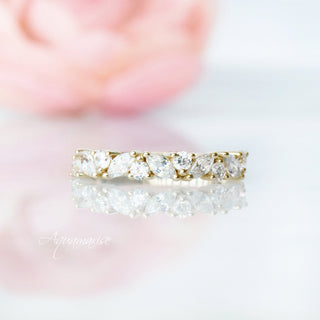 Marquise Diamond Leaf Wedding Ring Set in Solid 14K Yellow Gold by Aquamarise Gold featuring marquise and round diamonds in a delicate nature-inspired design.